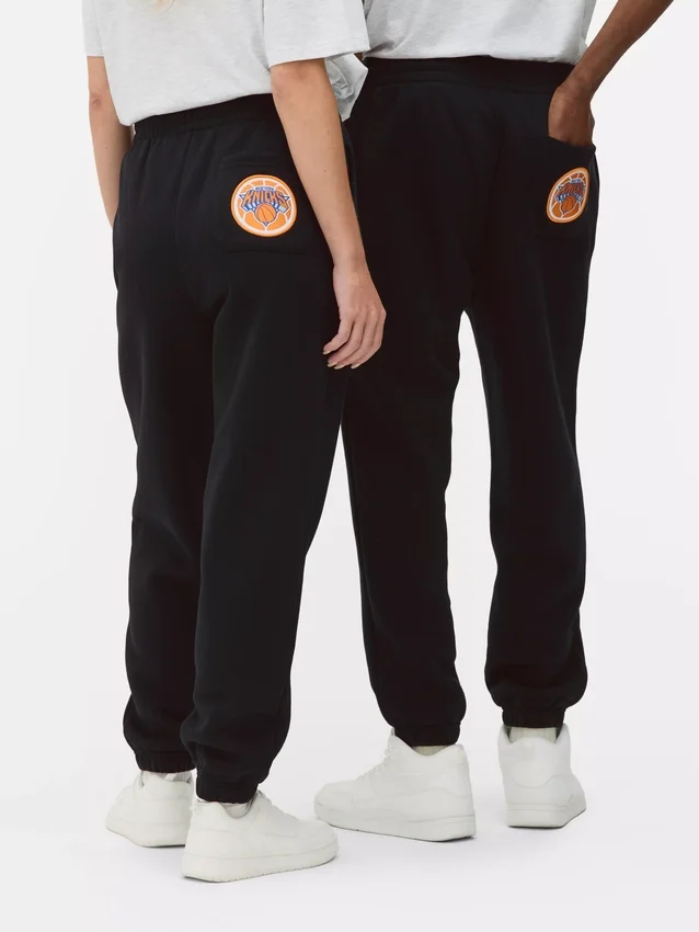 NBA New York Knicks Jogginghose mit Kordelzug NBA New York Knicks Jogginghose mit Kordelzug