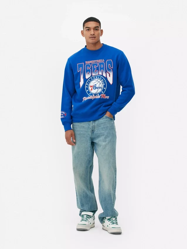 NBA Philadelphia 76ers Sweatshirt mit Grafikdruck NBA Philadelphia 76ers Sweatshirt mit Grafikdruck