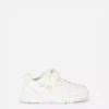 Niedrige Sneaker mit Herzmotiv