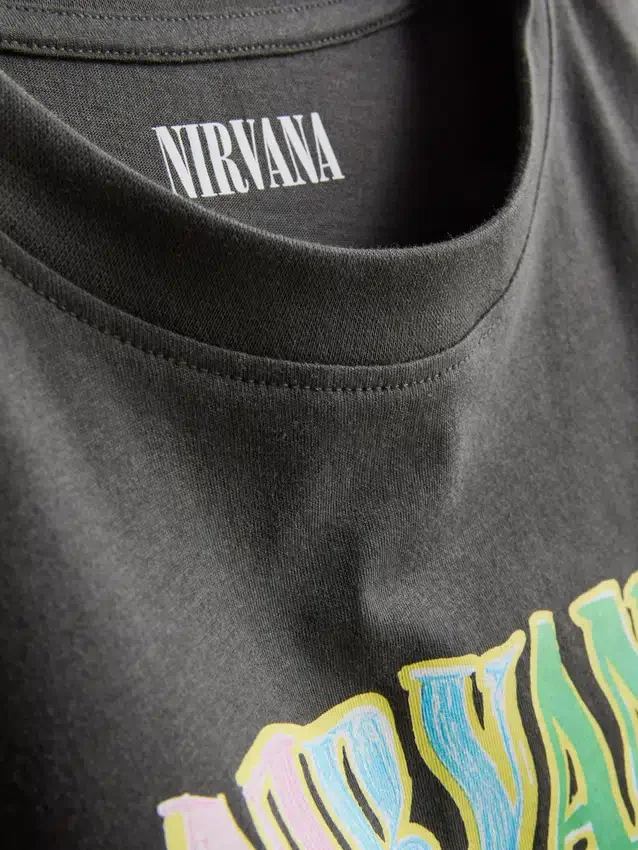 Nirvana-Band-T-Shirt aus gewaschener Baumwolle Nirvana-Band-T-Shirt aus gewaschener Baumwolle