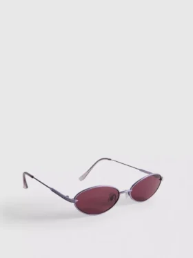 Ovale Sonnenbrille im 90er-Jahre-Stil mit getönten Gläsern