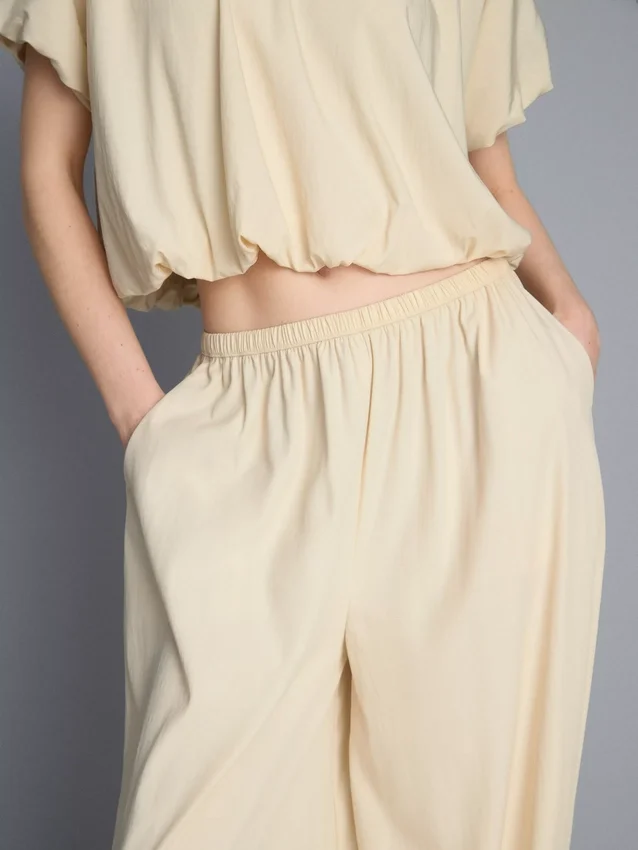 Parachute-Hose mit hoher Taille Parachute-Hose mit hoher Taille