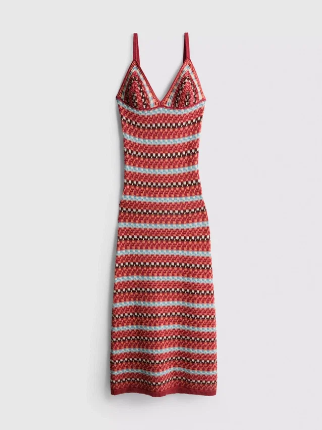 Paula Echevarría – gehäkeltes Maxikleid mit V-Ausschnitt Paula Echevarría – gehäkeltes Maxikleid mit V-Ausschnitt