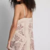 Paula Echevarría – Langes Cami-Top aus geknittertem Satin Paula Echevarría – Langes Cami-Top aus geknittertem Satin