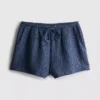 Paula Echevarría – Lässige Crinkle-Shorts