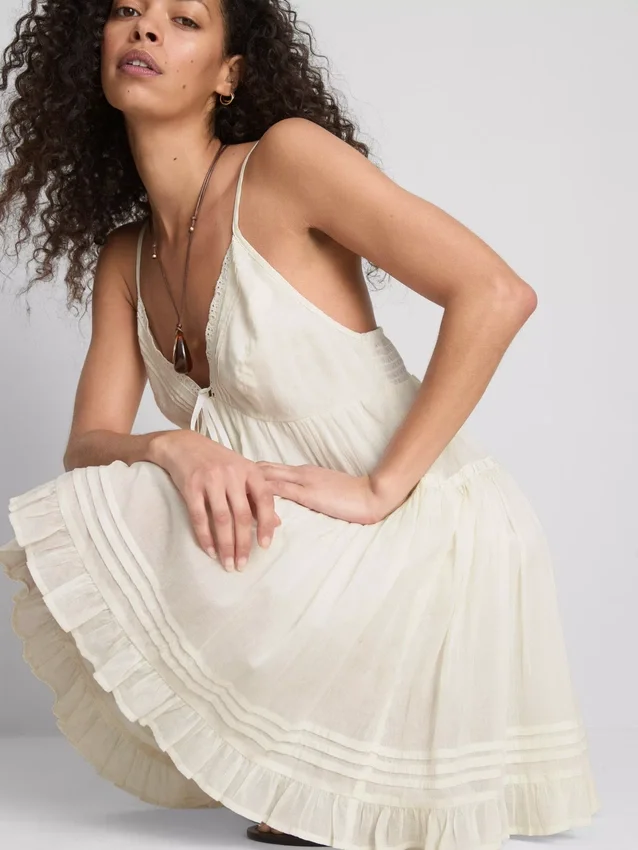 Paula Echevarría Minikleid mit Spitzenbesatz und Rüschen Paula Echevarría Minikleid mit Spitzenbesatz und Rüschen