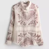 Paula Echevarría: Paisley-Hemd aus geknittertem Satin mit Knopfleiste Paula Echevarría: Paisley-Hemd aus geknittertem Satin mit Knopfleiste