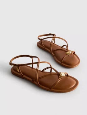 Paula Echevarría Riemchen-Sandalen mit Anhänger