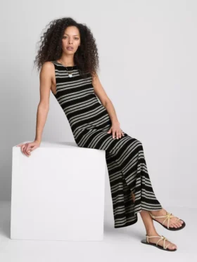 Paula Echevarría – ärmelloses, figurbetontes Midaxi-Kleid