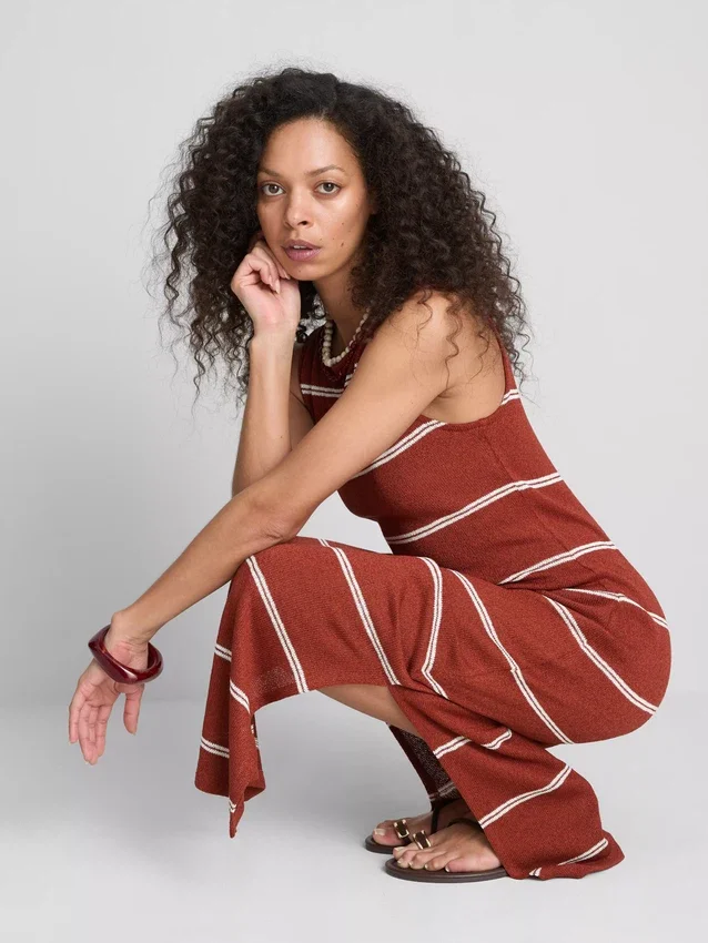 Paula Echevarría – ärmelloses, figurbetontes Midaxi-Kleid Paula Echevarría – ärmelloses, figurbetontes Midaxi-Kleid