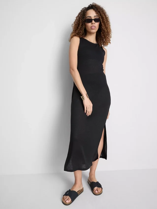 Paula Echevarría – ärmelloses, figurbetontes Midaxi-Kleid Paula Echevarría – ärmelloses, figurbetontes Midaxi-Kleid