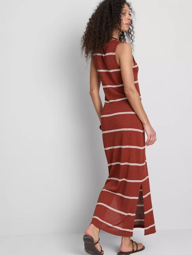 Paula Echevarría – ärmelloses, figurbetontes Midaxi-Kleid Paula Echevarría – ärmelloses, figurbetontes Midaxi-Kleid