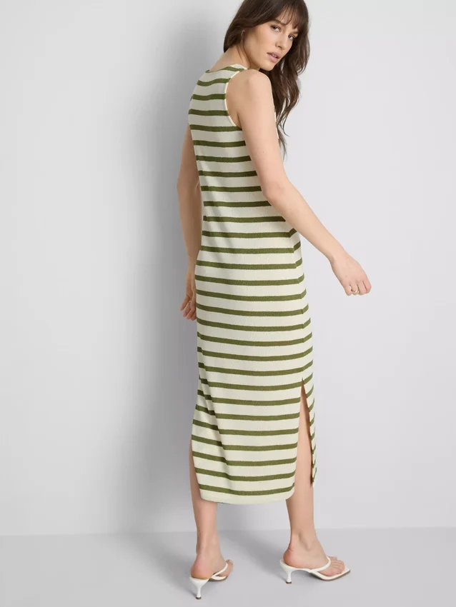 Paula Echevarría – ärmelloses, figurbetontes Midaxi-Kleid Paula Echevarría – ärmelloses, figurbetontes Midaxi-Kleid