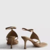 Paula Echevarría Sandalen mit Nieten