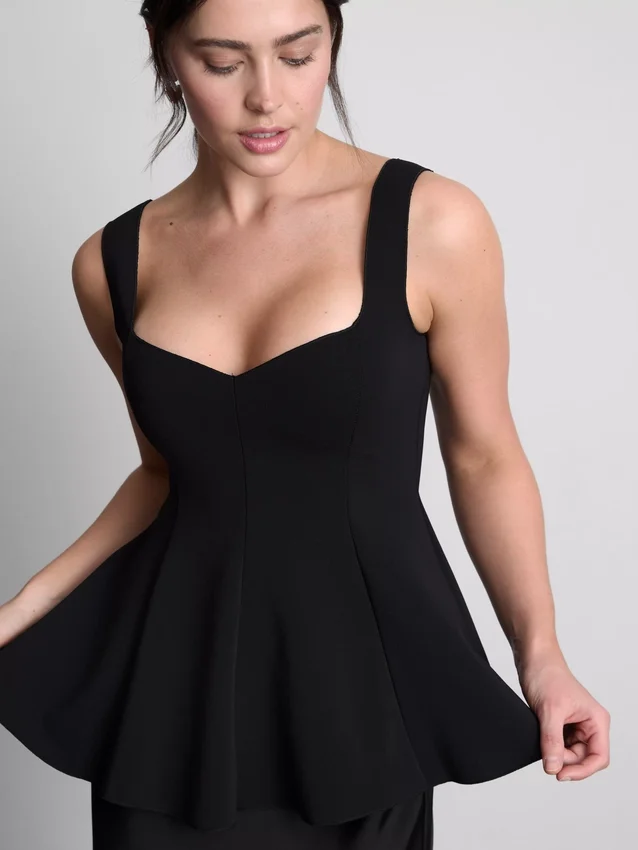 Peplum-Oberteil aus Krepp mit Herzausschnitt Peplum-Oberteil aus Krepp mit Herzausschnitt