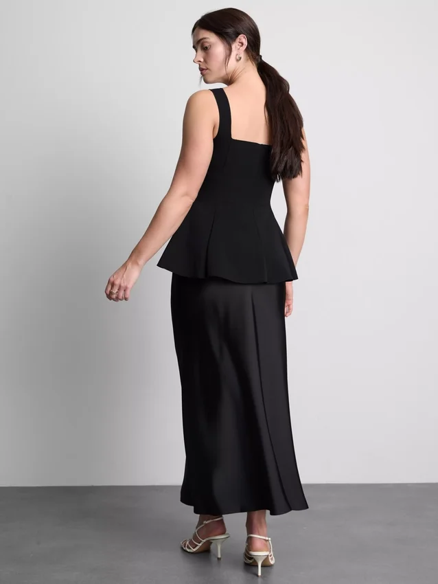 Peplum-Oberteil aus Krepp mit Herzausschnitt Peplum-Oberteil aus Krepp mit Herzausschnitt