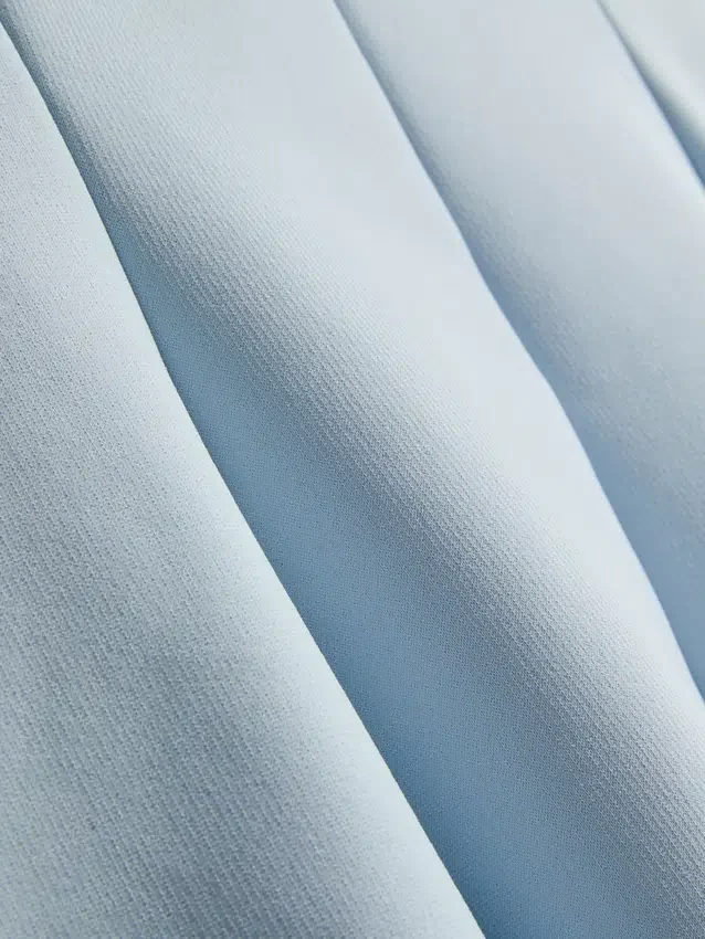 Peplum-Oberteil aus Krepp mit Herzausschnitt Peplum-Oberteil aus Krepp mit Herzausschnitt