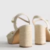 Plateausandalen mit Knotendetail