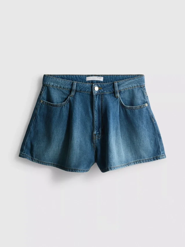 Plissierte Flare-Shorts aus baumwollreichem Denim Plissierte Flare-Shorts aus baumwollreichem Denim