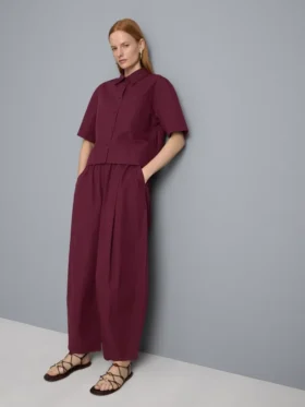 Plissierte Hose mit weitem Bein in Papieroptik