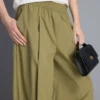 Plissierte Hose mit weitem Bein in Papieroptik