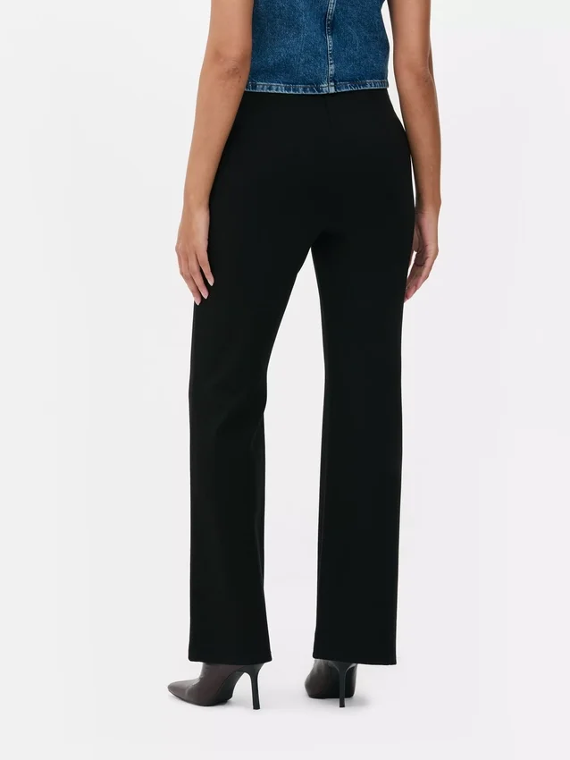Ponte-Leggings mit mittlerer Leibhöhe und ausgestelltem Bein Ponte-Leggings mit mittlerer Leibhöhe und ausgestelltem Bein