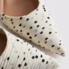 Pumps mit spitzer Zehenpartie und Polka-Dots