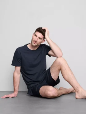 Pyjama-Set aus T-Shirt und Shorts