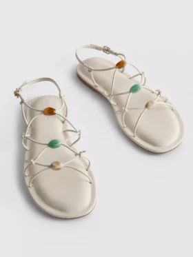 Riemchensandalen mit Perlenverzierung