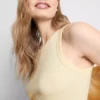 Ripp-Tanktop mit Racerback aus baumwollreichem Material Ripp-Tanktop mit Racerback aus baumwollreichem Material