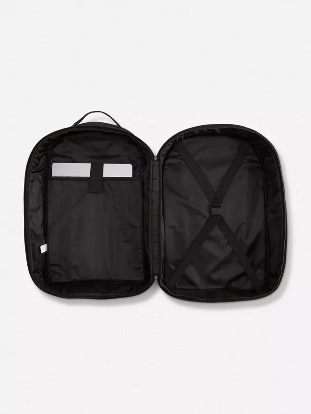 Rucksack mit erweiterbarem Stauraum Rucksack mit erweiterbarem Stauraum
