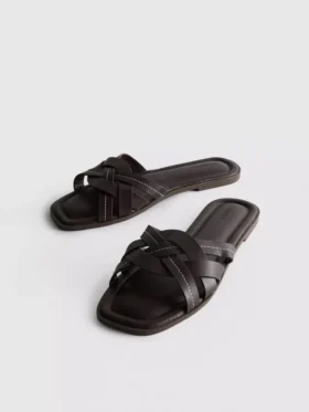Sandalen aus Kunstleder mit gewebtem Muster