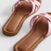 Sandalen aus Kunstleder mit gewebtem Muster