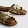 Sandalen aus Kunstleder mit gewebtem Muster