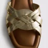 Sandalen aus Kunstleder mit gewebtem Muster