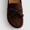 Sandalen im Clog-Stil aus Kunstwildleder mit Quasten