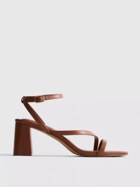 Sandalen mit Blockabsatz in weiter Passform