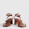 Sandalen mit Blockabsatz in weiter Passform