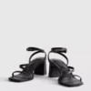 Sandalen mit Blockabsatz in weiter Passform