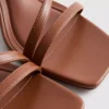 Sandalen mit Blockabsatz in weiter Passform