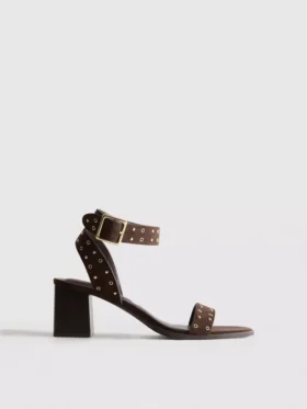 Sandalen mit Blockabsatz und Nieten