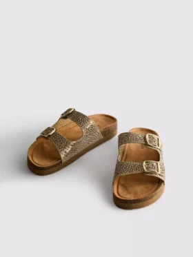 Sandalen mit doppeltem Schnallenverschluss und verziertem Fußbett