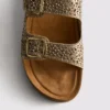 Sandalen mit doppeltem Schnallenverschluss und verziertem Fußbett