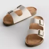 Sandalen mit doppelten Schnallenriemen