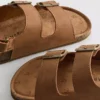 Sandalen mit doppelten Schnallenriemen