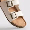 Sandalen mit doppelten Schnallenriemen