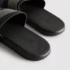 Sandalen mit einem Riemen