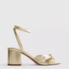 Sandalen mit gedrehtem Detail am Absatz mit High Heels