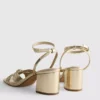 Sandalen mit gedrehtem Detail am Absatz mit High Heels