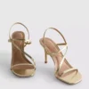 Sandalen mit kaum wahrnehmbarem Absatz